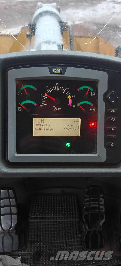 CAT 972K Gumikerekes homlokrakodók