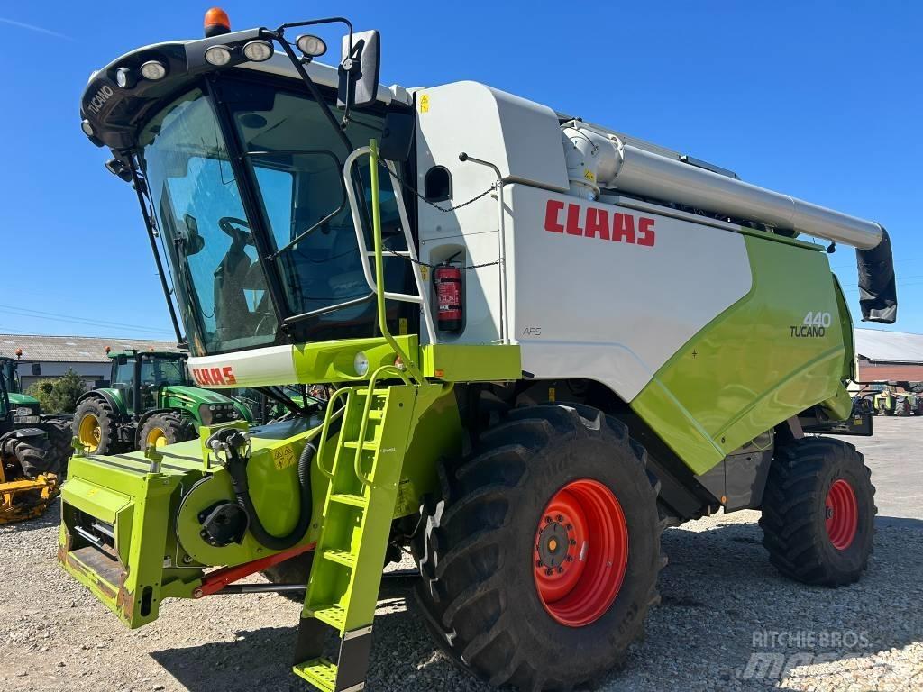 CLAAS Tucano 440 Kombájnok