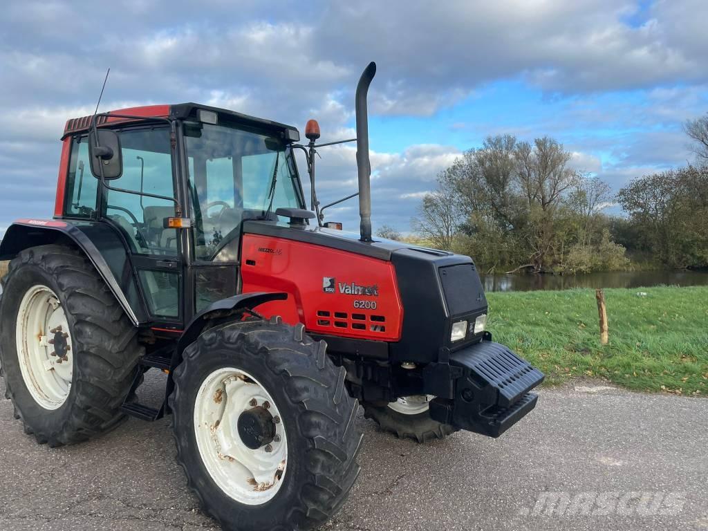 Valmet 6200 Traktorok