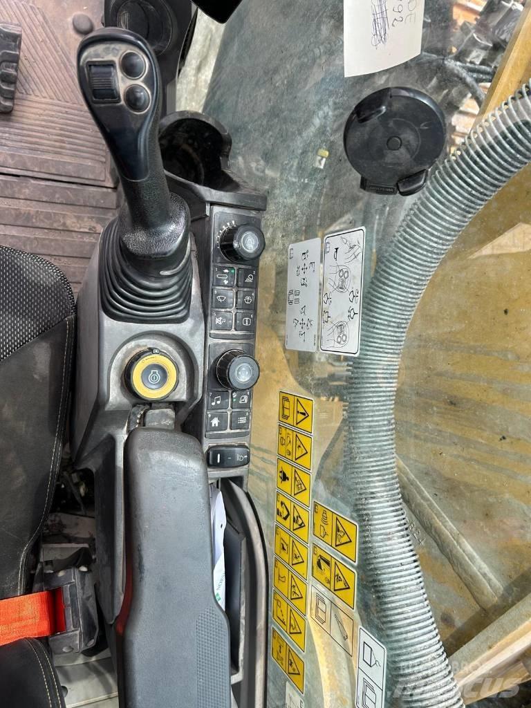 CAT 336 Lánctalpas kotrók