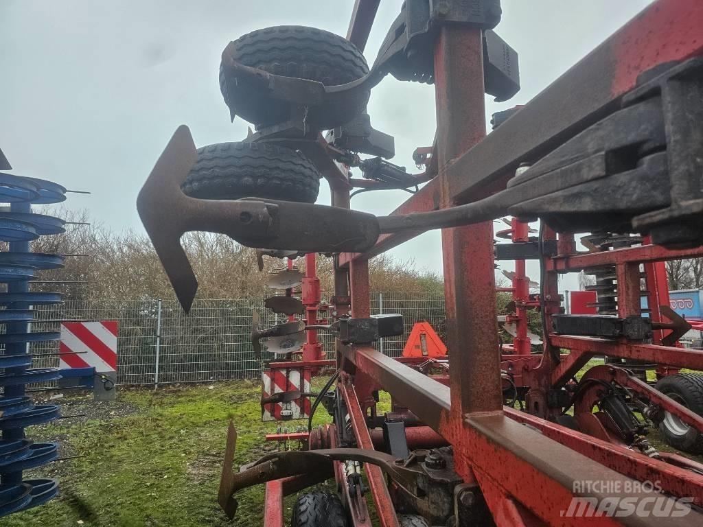 Horsch Terrano 8 FG Borona
