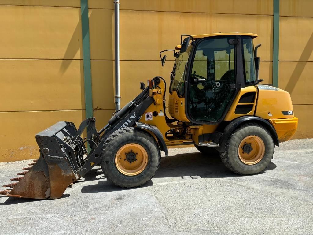 Volvo L 25 F Gumikerekes homlokrakodók