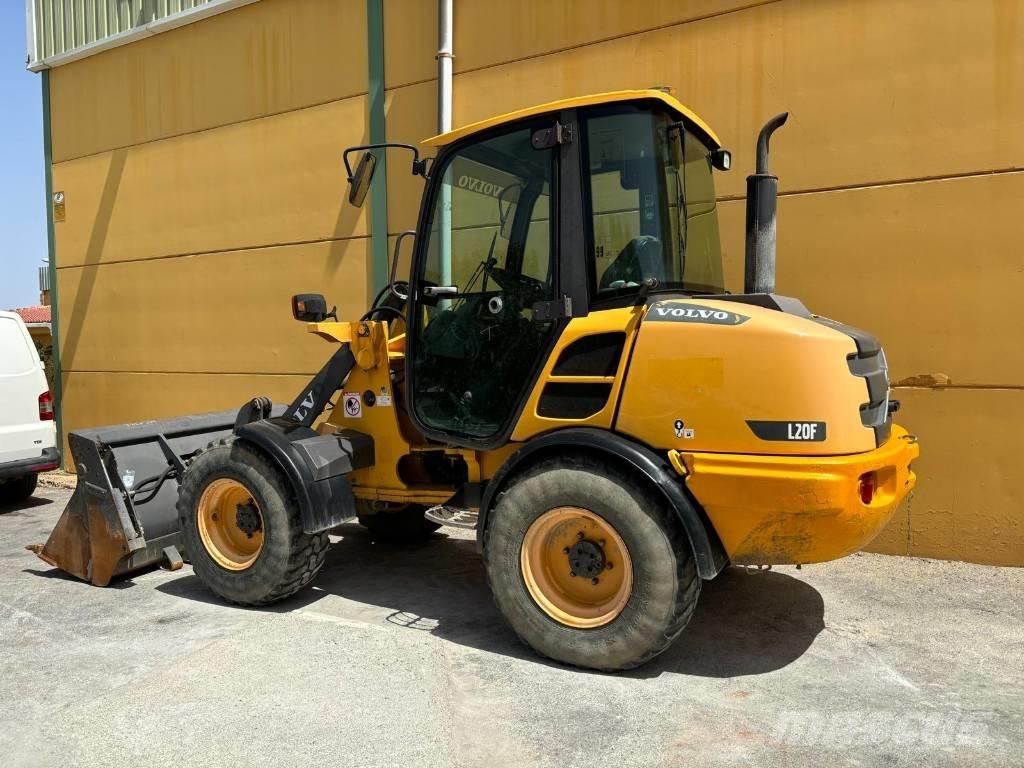 Volvo L 25 F Gumikerekes homlokrakodók