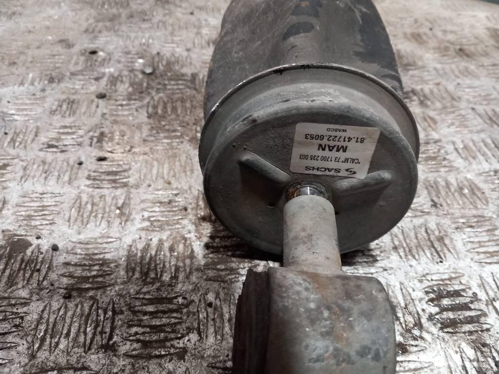 MAN TGX   81417226053 Vezetőfülke és belső tartozékok