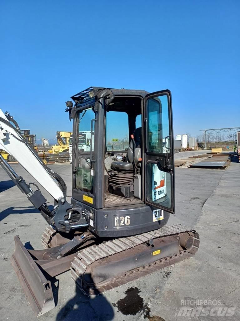 Bobcat E26 Mini kotrók < 7t