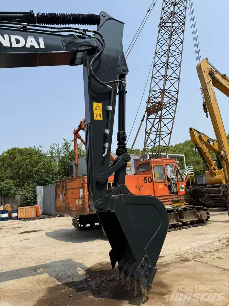Hyundai R220LC-9S Közepes (midi) kotrók 7 t - 12 t