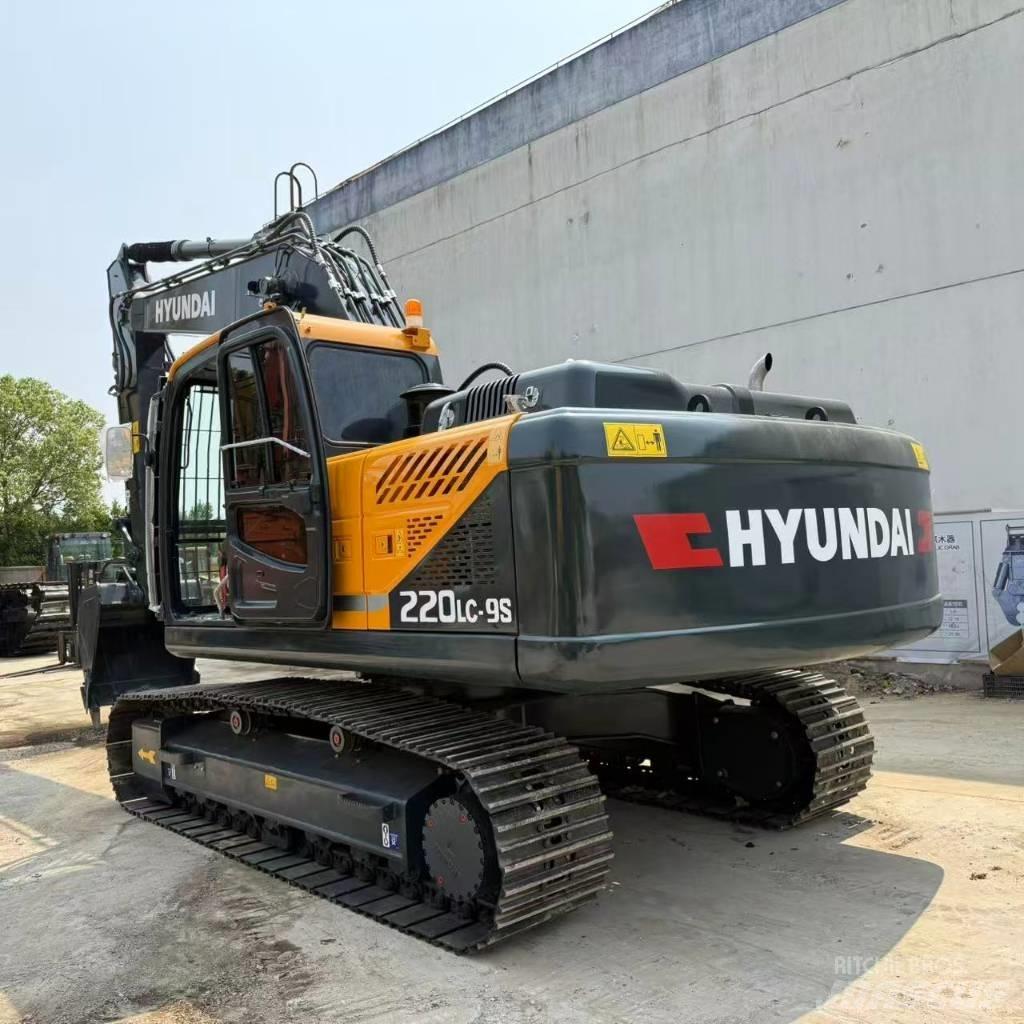 Hyundai R220LC-9S Közepes (midi) kotrók 7 t - 12 t
