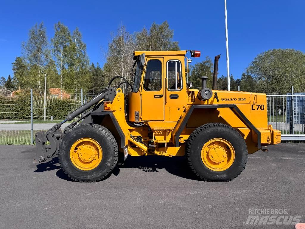 Volvo BM L 70 Gumikerekes homlokrakodók