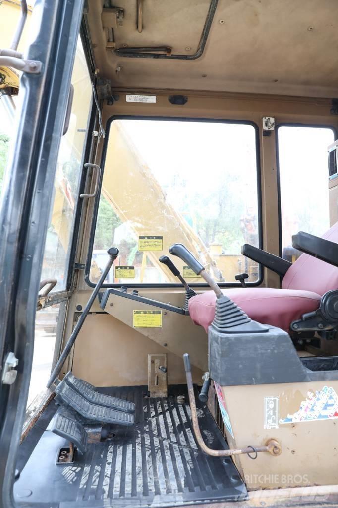 CAT E 70 B Mini kotrók < 7t