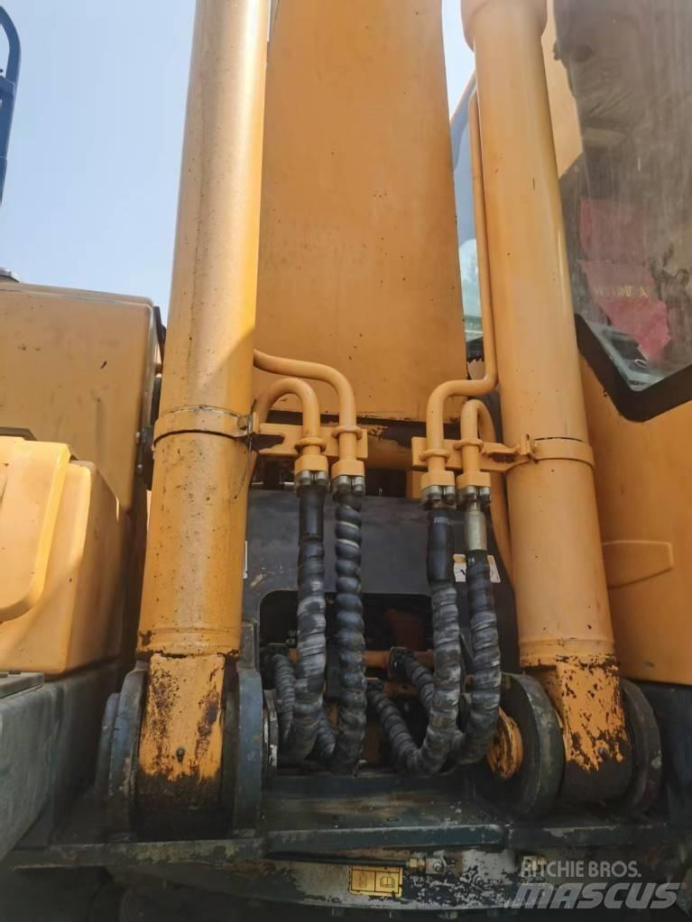 Hyundai R210W-9 Gumikerekes kotrók