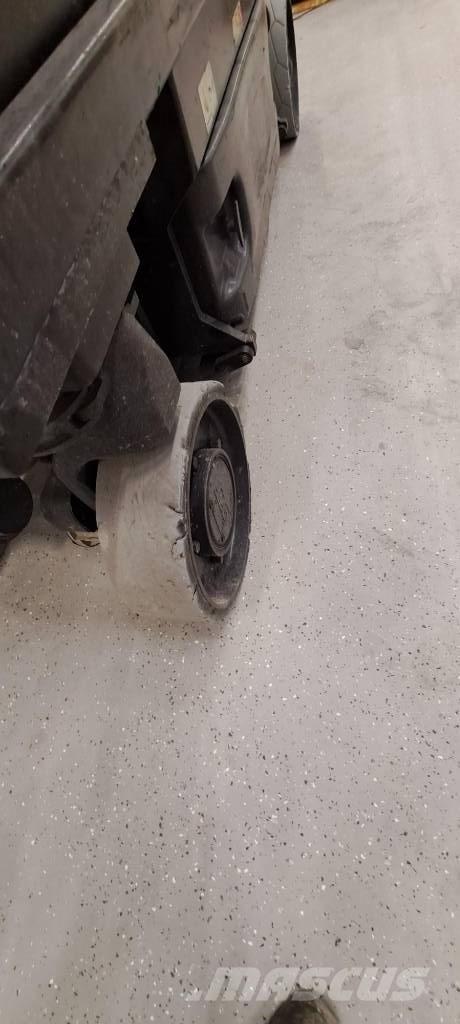 JLG 2630 ES Ollós emelők