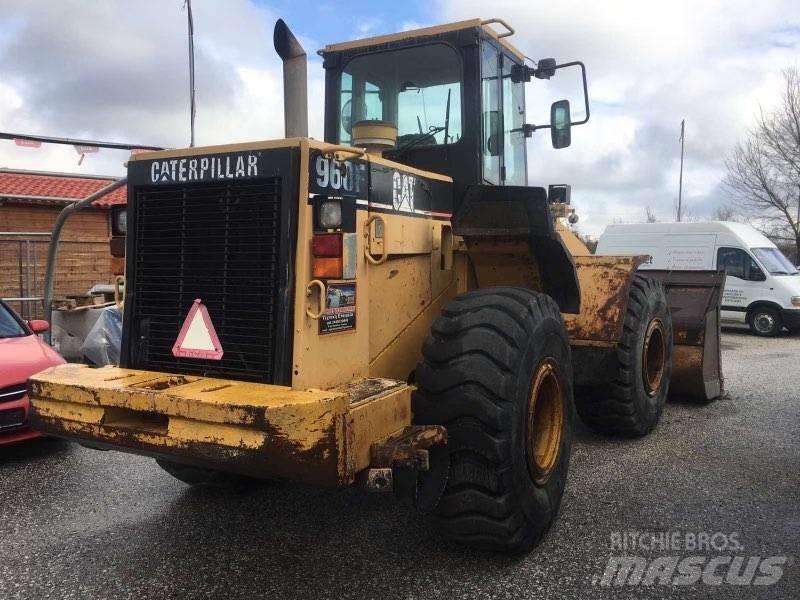 CAT 960 F Gumikerekes homlokrakodók