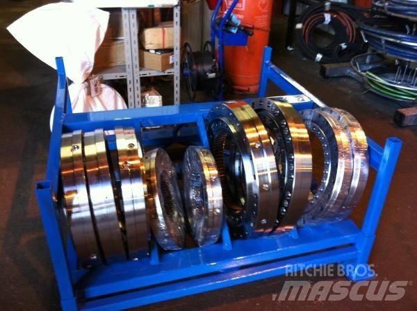  Bogie Bearings Lánctalpak, láncok és futóművek