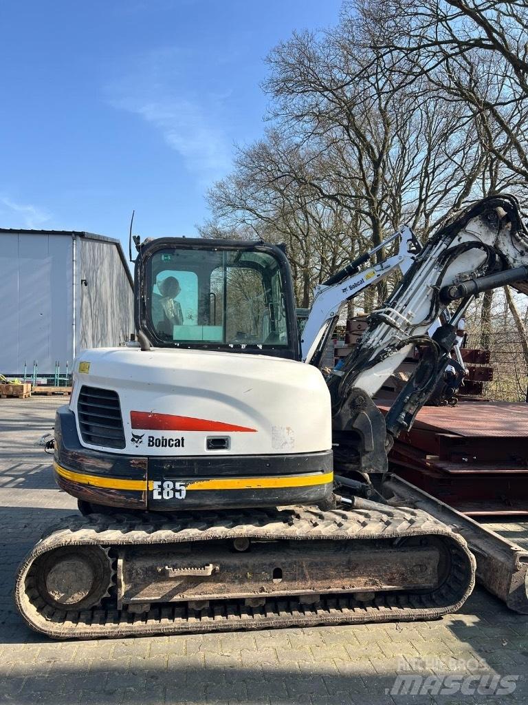 Bobcat E 85 Közepes (midi) kotrók 7 t - 12 t