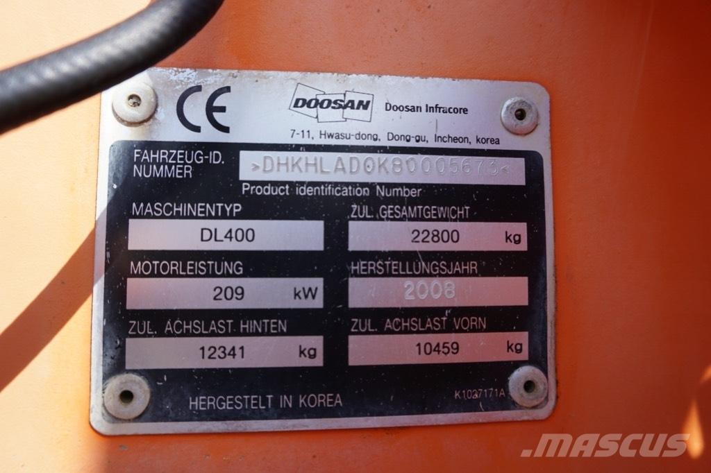 Doosan DL 400 Gumikerekes homlokrakodók