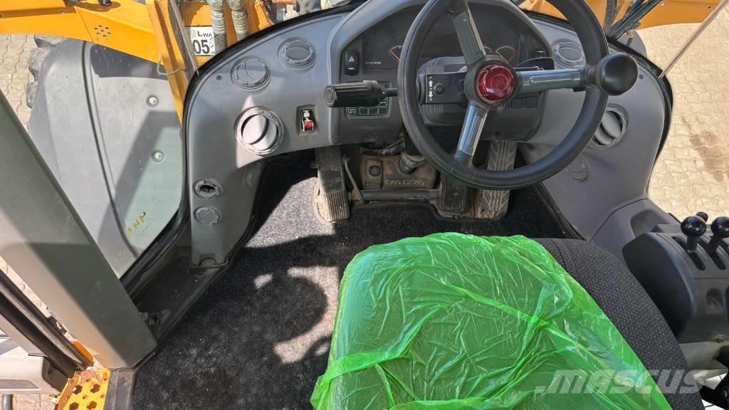 Volvo L 90 G Gumikerekes homlokrakodók