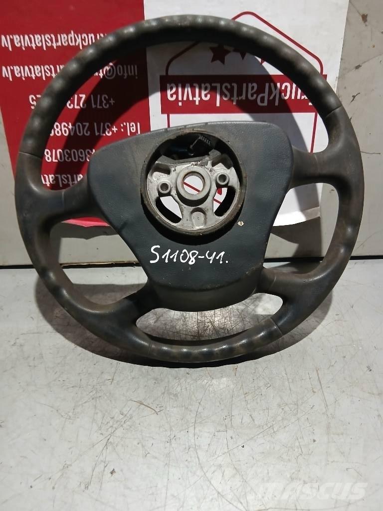 Scania R 440   1487519 Vezetőfülke és belső tartozékok