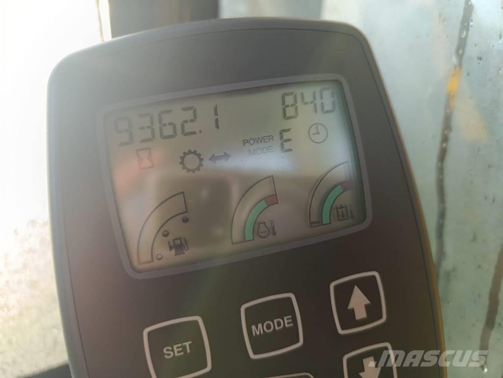 JCB JS 260 NLC T4 Lánctalpas kotrók