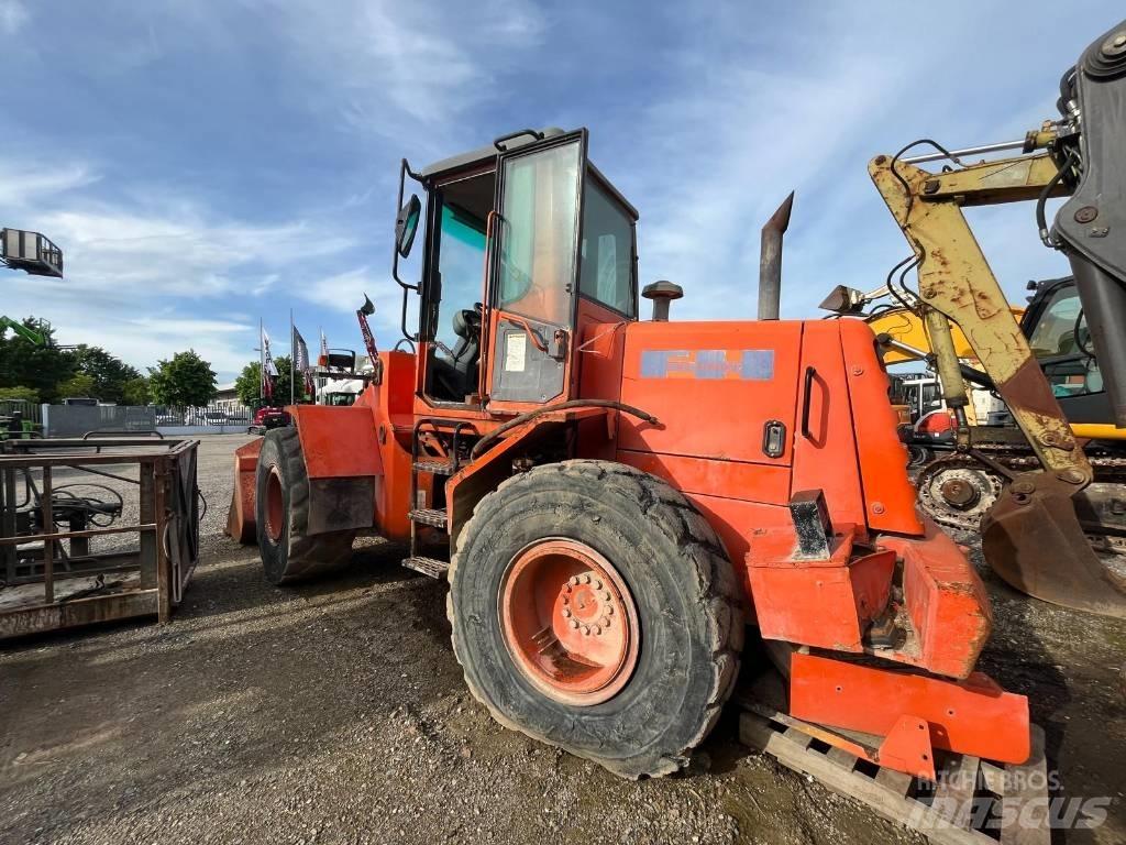 Fiat-Hitachi W 130 Gumikerekes homlokrakodók