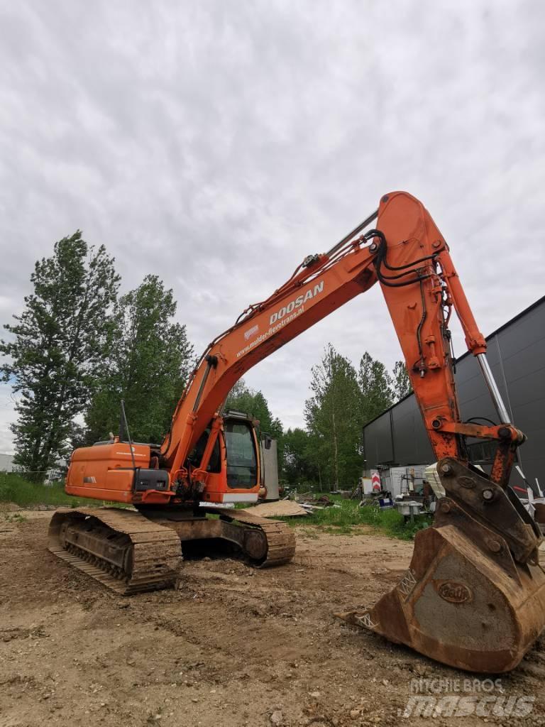Doosan DX 225 LC Lánctalpas kotrók