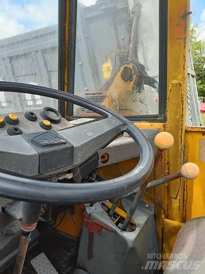 JCB 415P Gumikerekes homlokrakodók