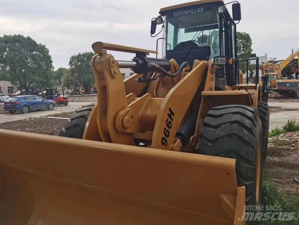 CAT 966 H Gumikerekes homlokrakodók