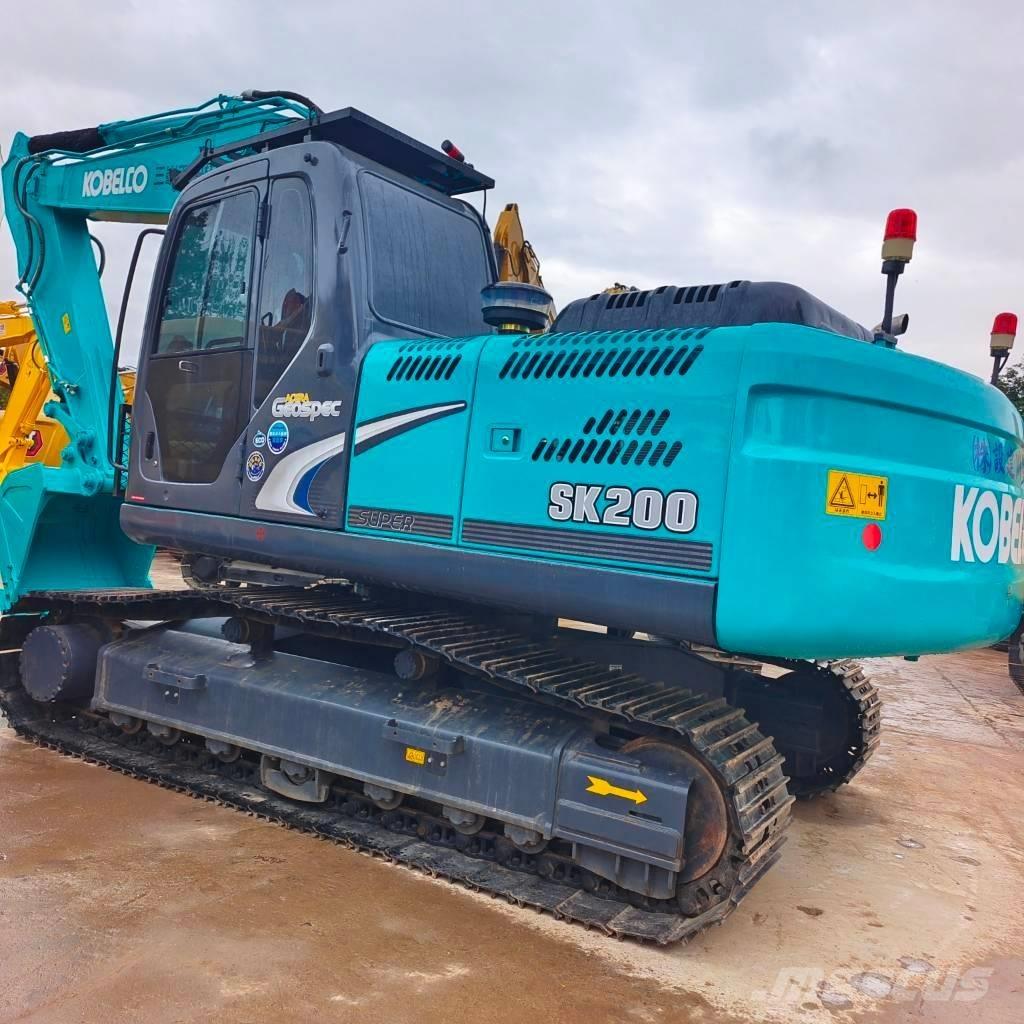 Kobelco SK 200 Lánctalpas kotrók