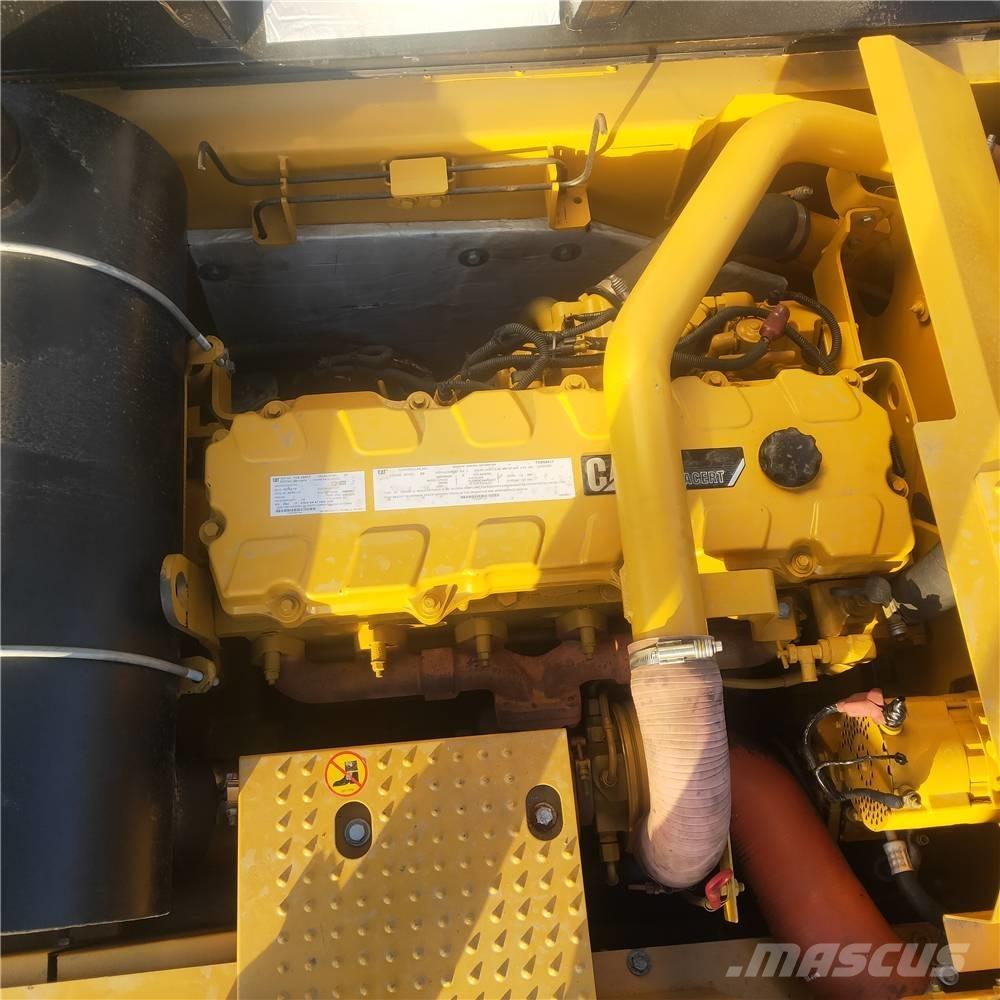 CAT 340D2 Lánctalpas kotrók