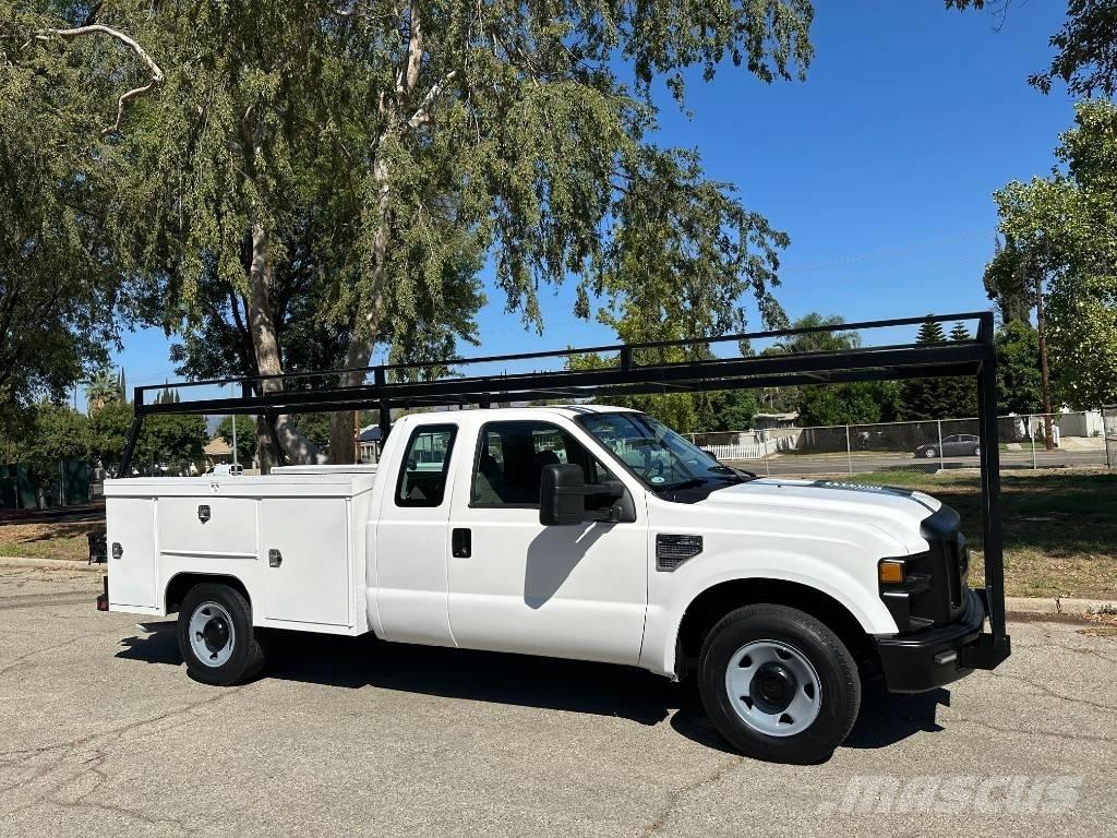 Ford F 250 SD Kis teherszállító/Platós kocsi