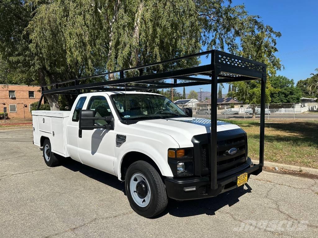 Ford F 250 SD Kis teherszállító/Platós kocsi