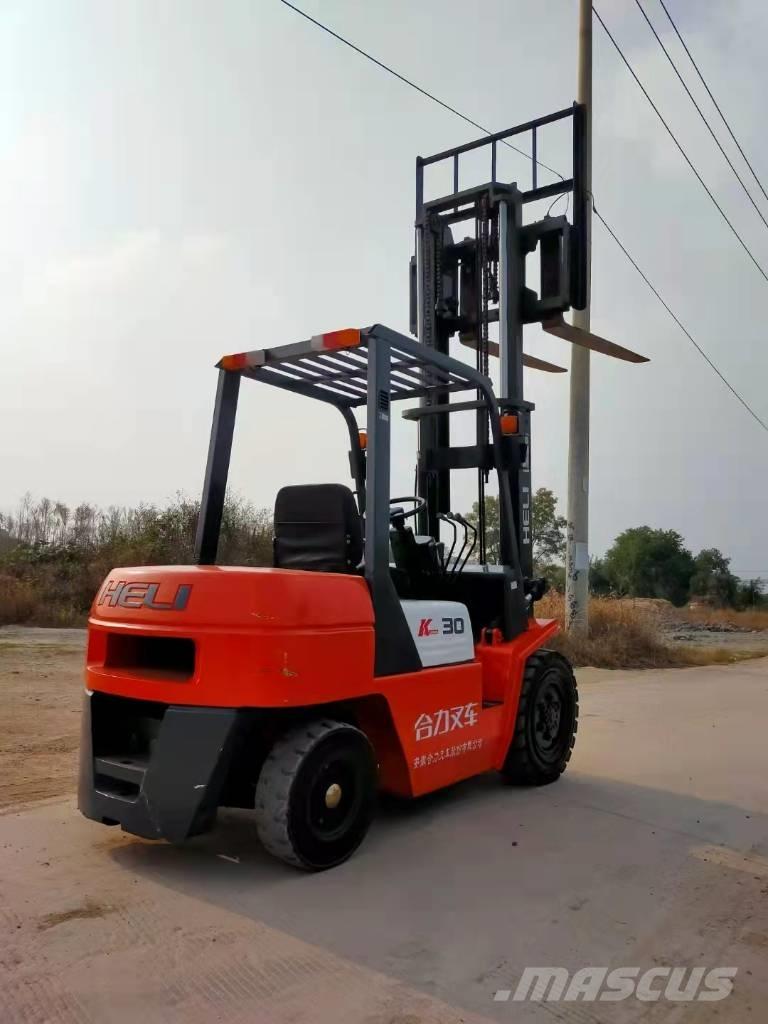 Heli CPCD 30 Dízel targoncák