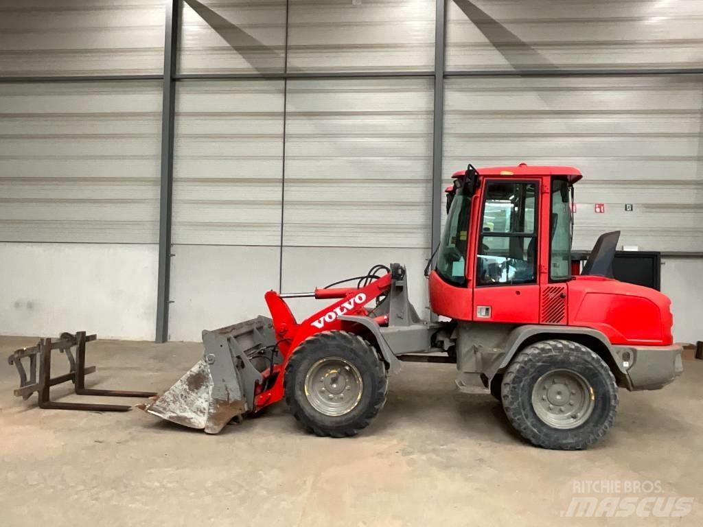 Volvo L 30 G Gumikerekes homlokrakodók