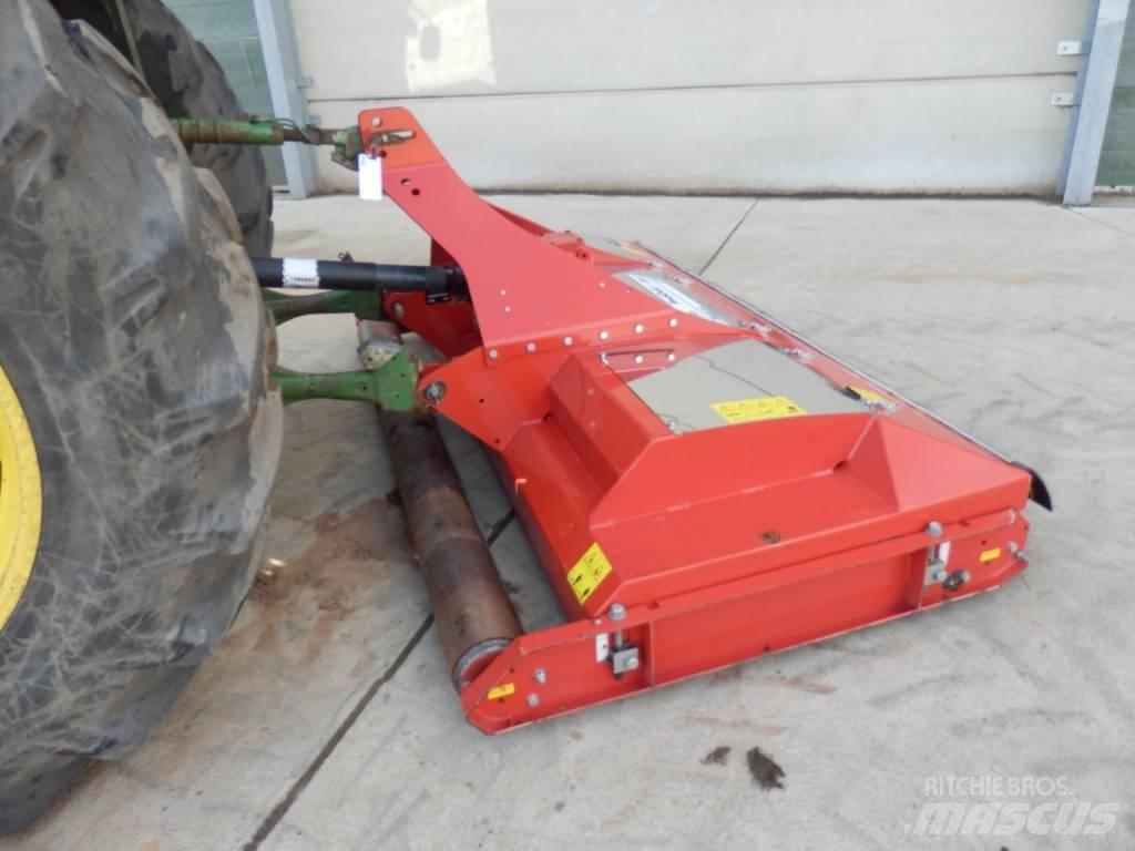 Trimax Snake Vontatott pázsitnyírók