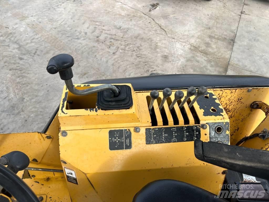 John Deere 210 LE Homlokrakodók és kotrók