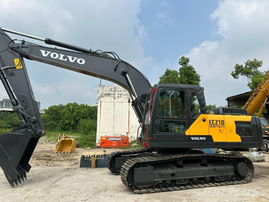 Volvo EC 210 Közepes (midi) kotrók 7 t - 12 t