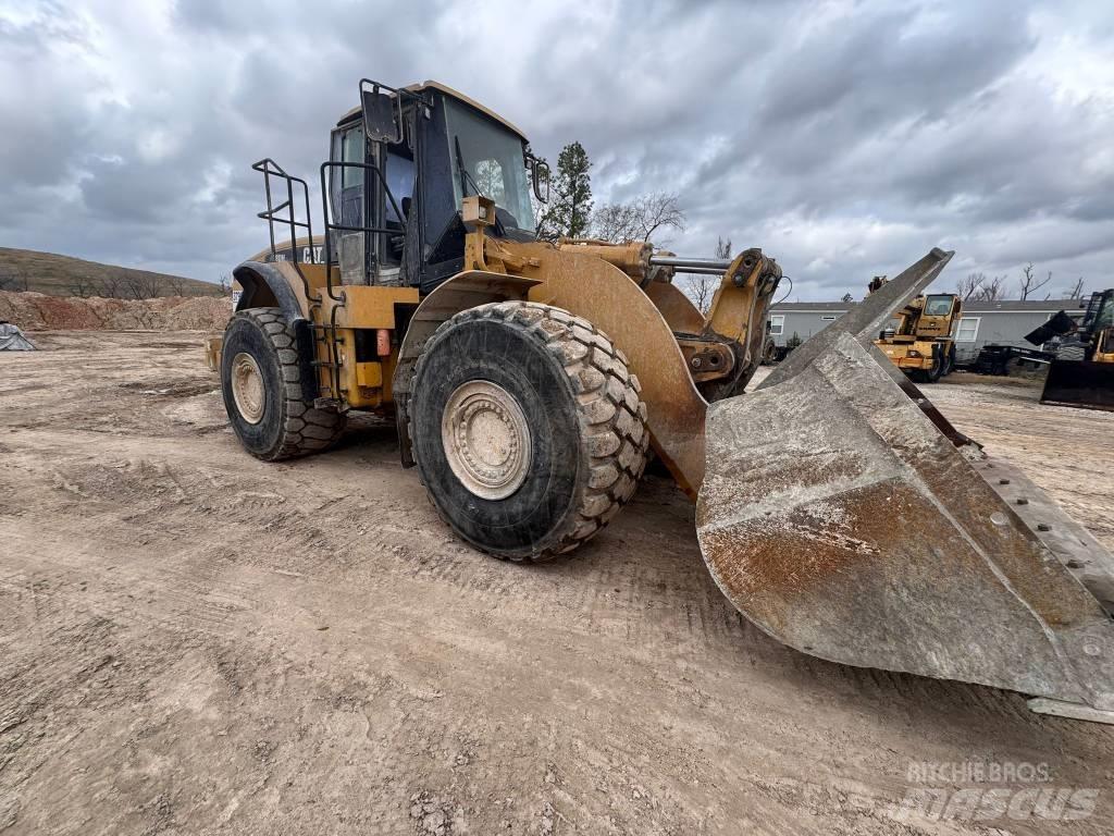 CAT 980 H Gumikerekes homlokrakodók