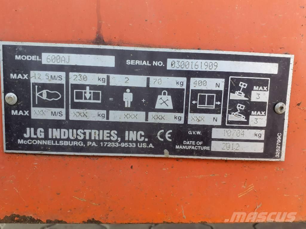 JLG 600AJ Karos emelők