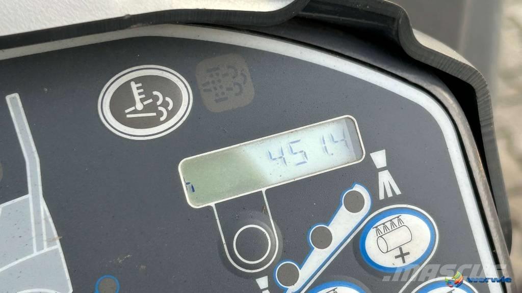 Hamm HD 14i VV Ikerdobos hengerek