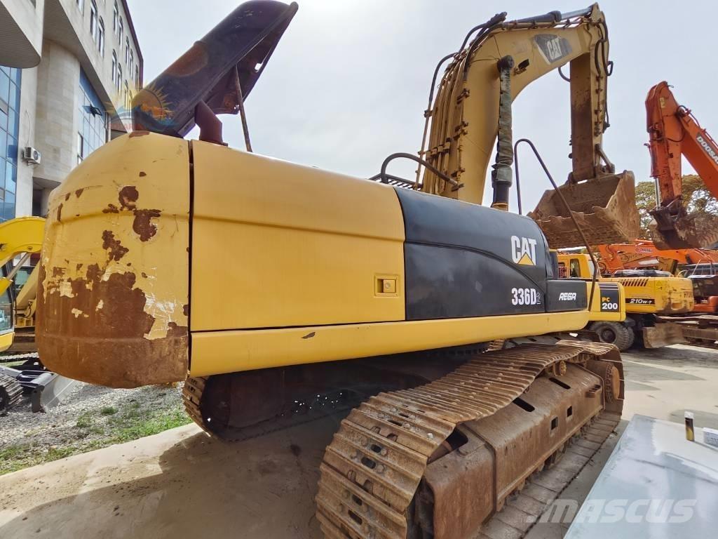 CAT 336D2 Lánctalpas kotrók