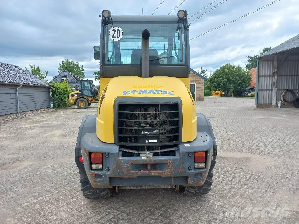 Komatsu WA 80-6 Gumikerekes homlokrakodók