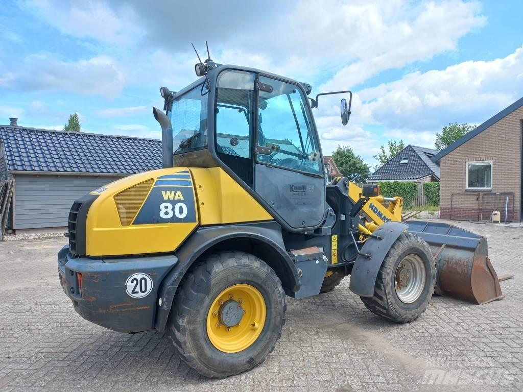 Komatsu WA 80-6 Gumikerekes homlokrakodók