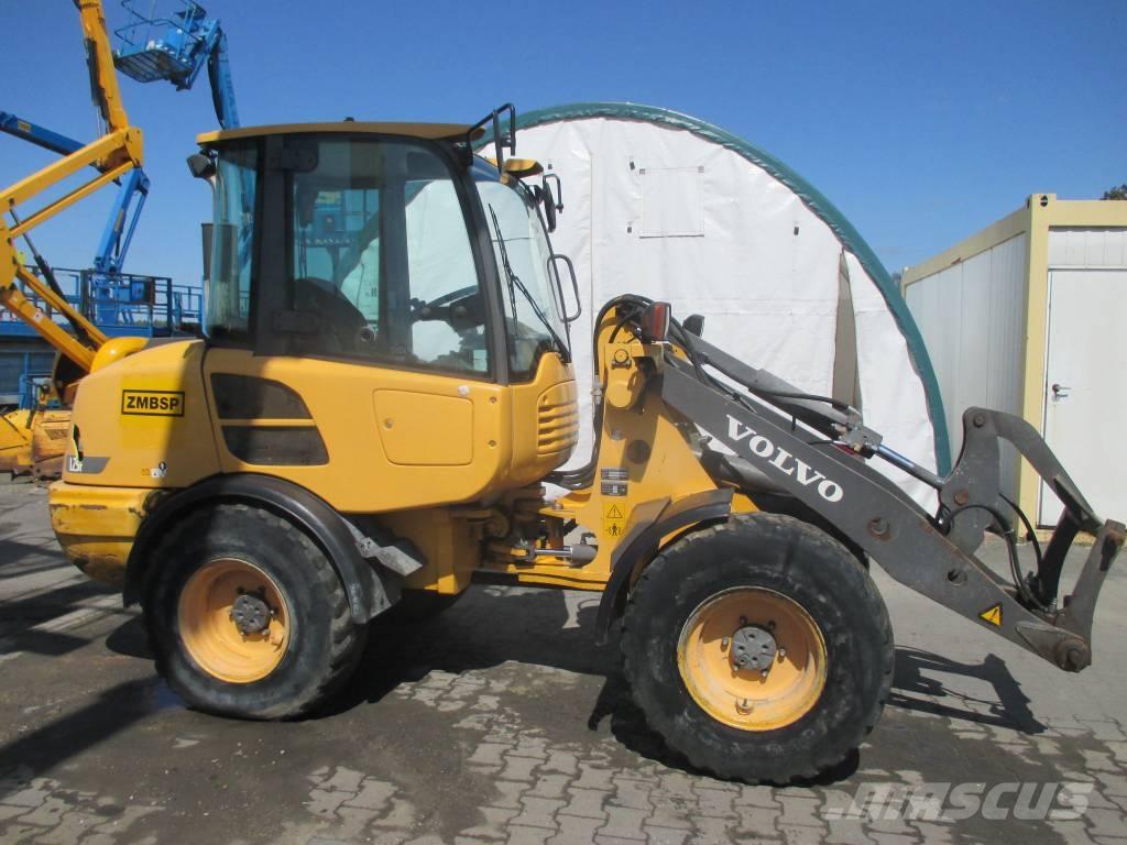 Volvo L 25 F Gumikerekes homlokrakodók