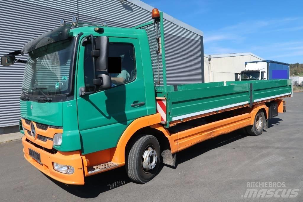 Mercedes-Benz 822 L Kis teherszállító/Platós kocsi