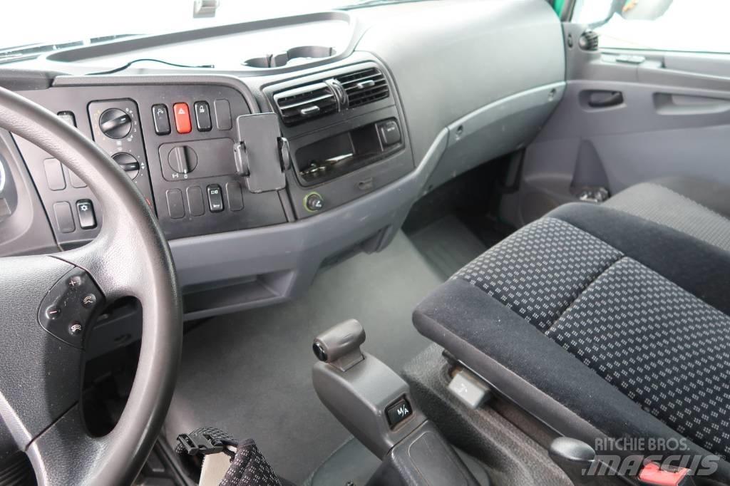 Mercedes-Benz 822 L Kis teherszállító/Platós kocsi