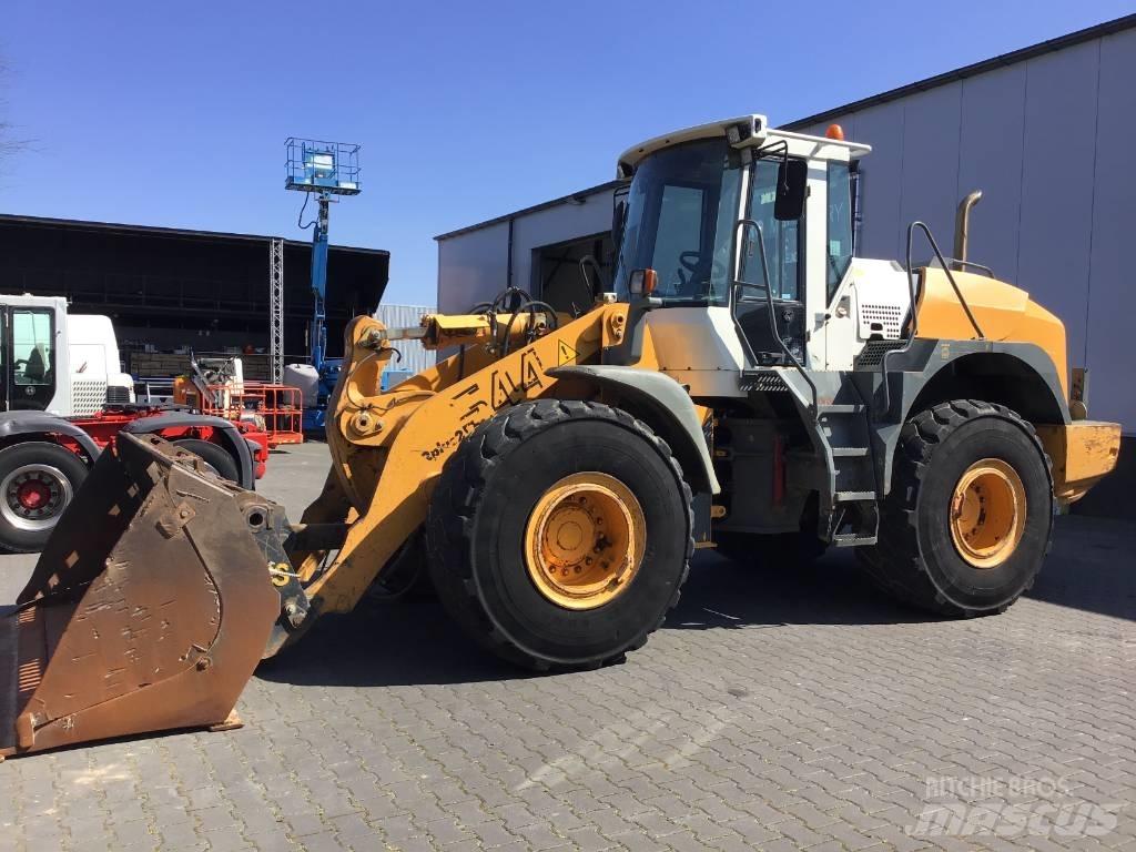 Liebherr L 544 Gumikerekes homlokrakodók