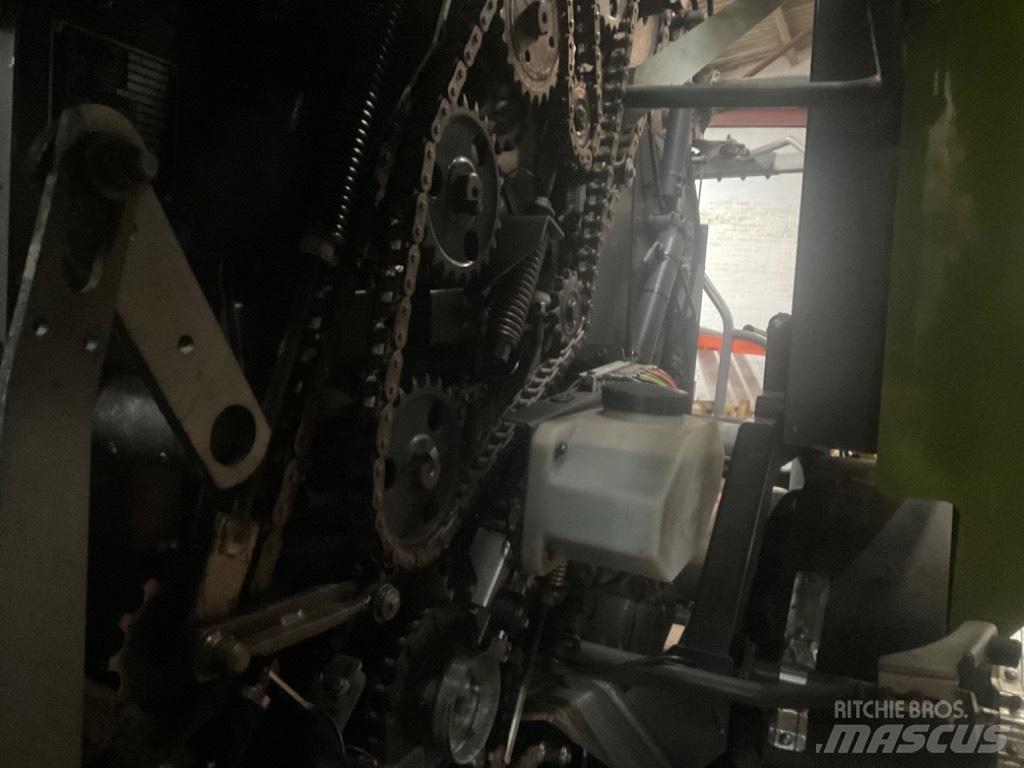 CLAAS Uniwrap 455 Körbálázók