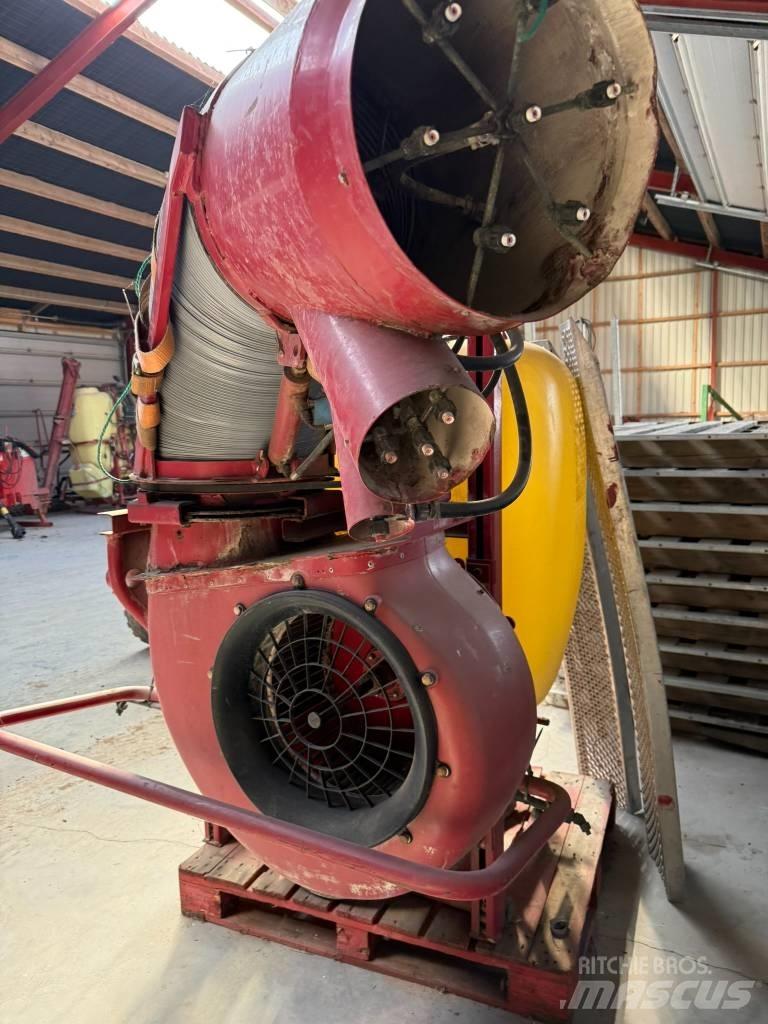 Hardi 600 SVCO Rögzített trágyaszórók