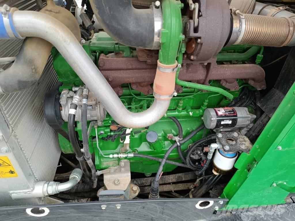 John Deere 1070 E Betakarítók