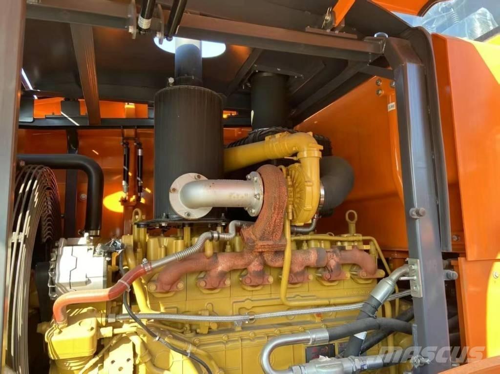 Develon SD 320 Gumikerekes homlokrakodók