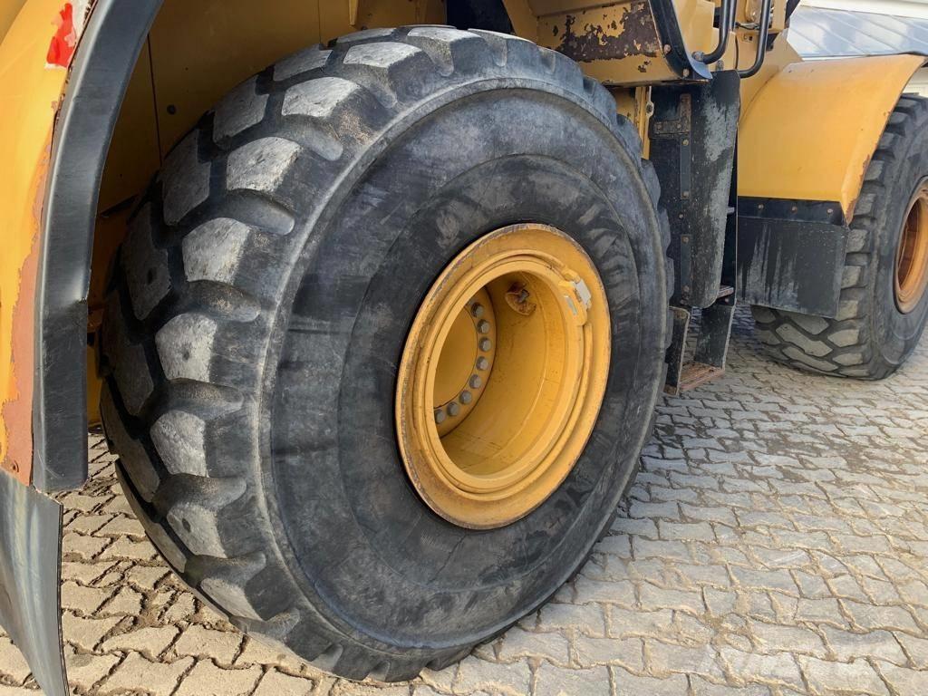 CAT 966 K Gumikerekes homlokrakodók